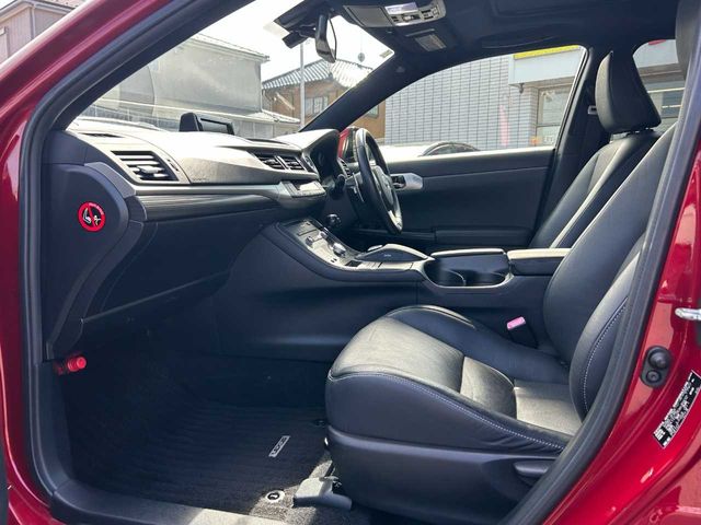 TOYOTA LEXUS CT200H 2011 Image 31