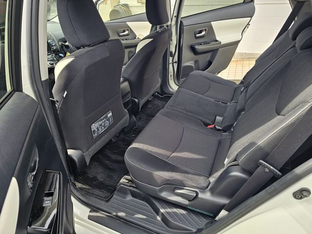 TOYOTA PRIUS ALPHA 2019 Image 31