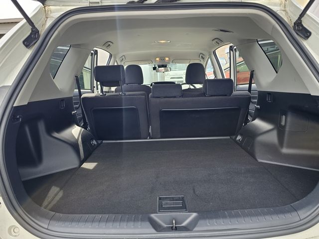 TOYOTA PRIUS ALPHA 2019 Image 31