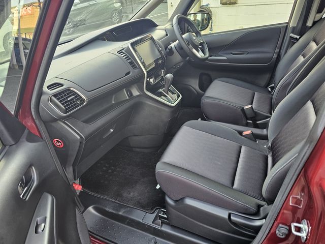 NISSAN SERENA  S-HYBRID 2017 Image 31