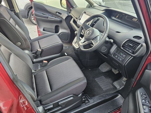 NISSAN SERENA  S-HYBRID 2017 Image 31