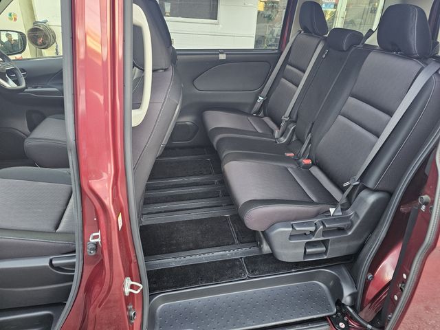 NISSAN SERENA  S-HYBRID 2017 Image 31