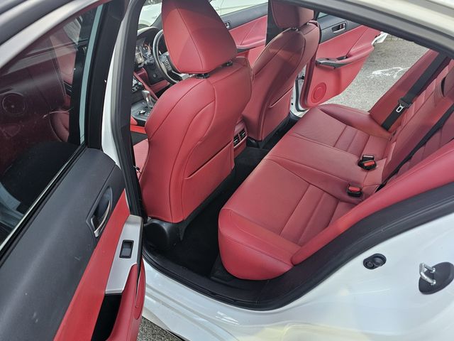 TOYOTA LEXUS IS300H 2023 Image 31