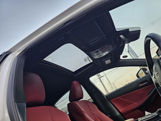 TOYOTA LEXUS IS300H 2023 Image 31