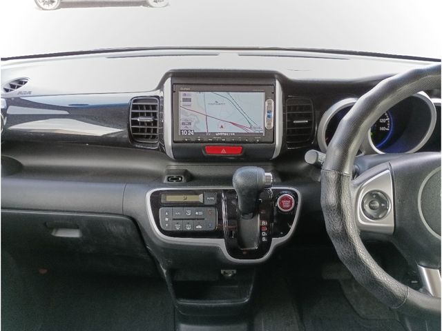 HONDA N BOX CUSTOM 2015 Image 31