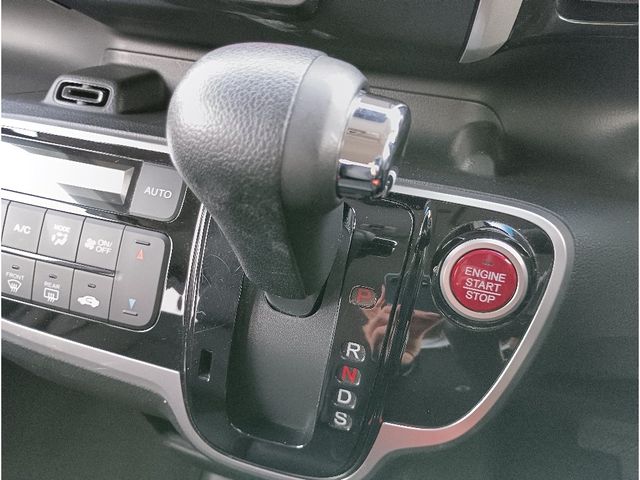 HONDA N BOX CUSTOM 2015 Image 31