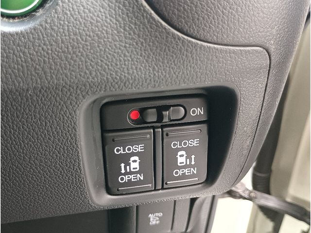 HONDA N BOX CUSTOM 2015 Image 31