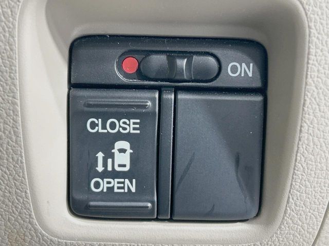 HONDA N BOX 2015 Image 31