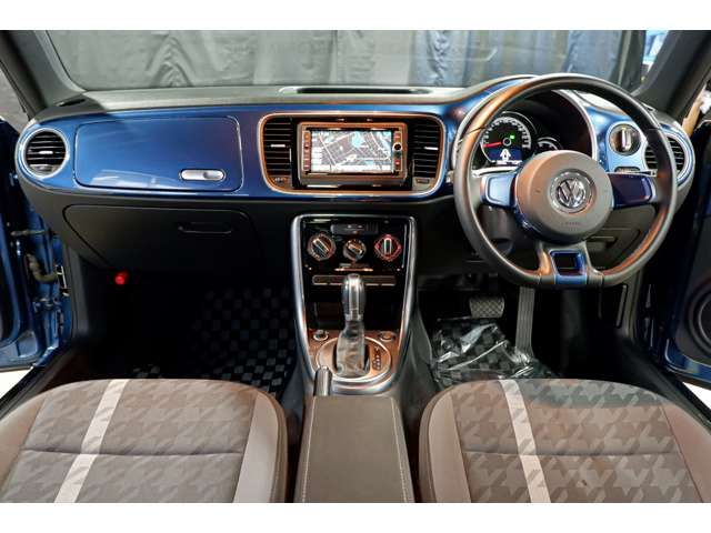 VOLKSWAGEN THE BEETL 2016 Image 31