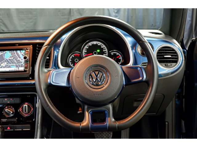 VOLKSWAGEN THE BEETL 2016 Image 31