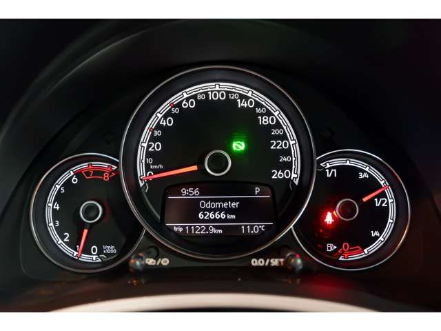 VOLKSWAGEN THE BEETL 2016 Image 31