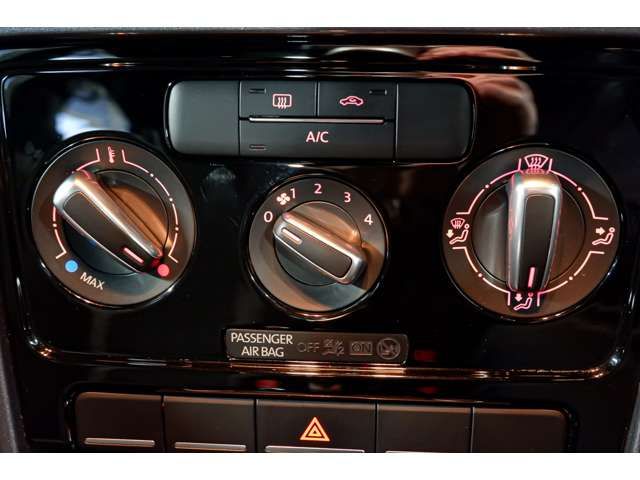 VOLKSWAGEN THE BEETL 2016 Image 31