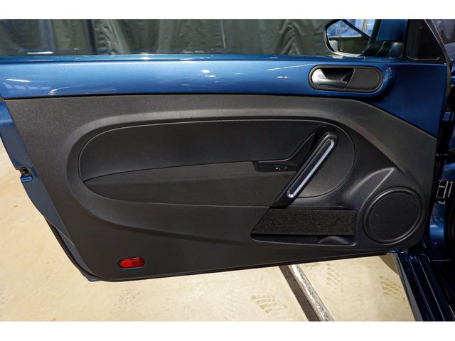 VOLKSWAGEN THE BEETL 2016 Image 31