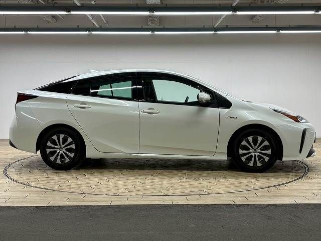TOYOTA PRIUS 2019 Image 31