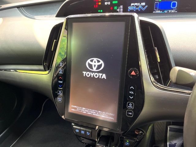 TOYOTA PRIUS PHV 2018 Image 31