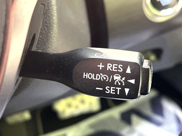 TOYOTA PRIUS PHV 2018 Image 31