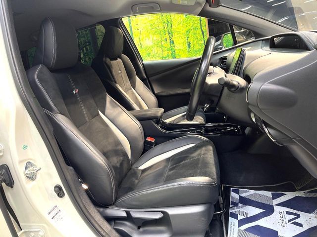 TOYOTA PRIUS PHV 2018 Image 31