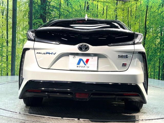 TOYOTA PRIUS PHV 2018 Image 31