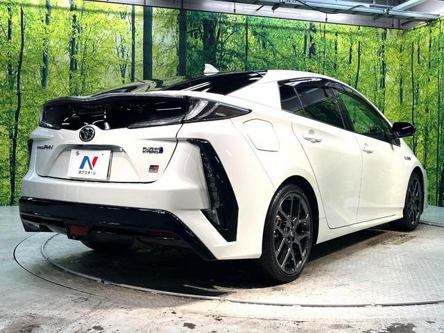 TOYOTA PRIUS PHV 2018 Image 31
