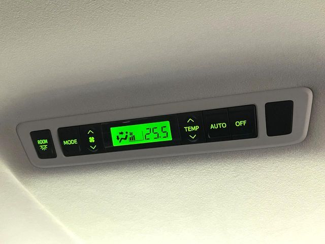 TOYOTA VELLFIRE 2012 Image 31