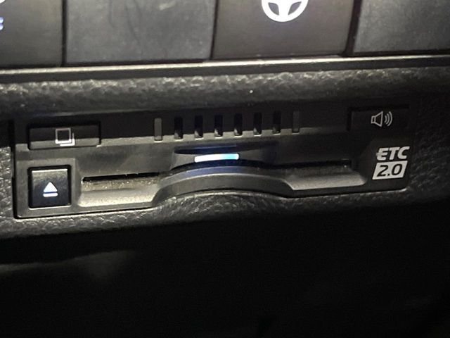 TOYOTA COROLLA SEDAN HYBRID 2019 Image 31