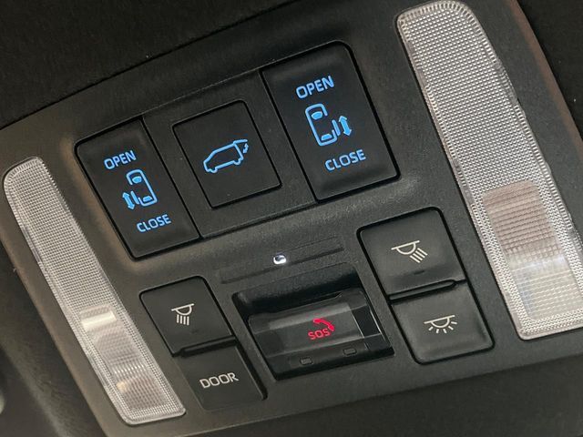 TOYOTA VOXY HYBRID 2023 Image 31