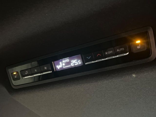 TOYOTA VOXY HYBRID 2023 Image 31