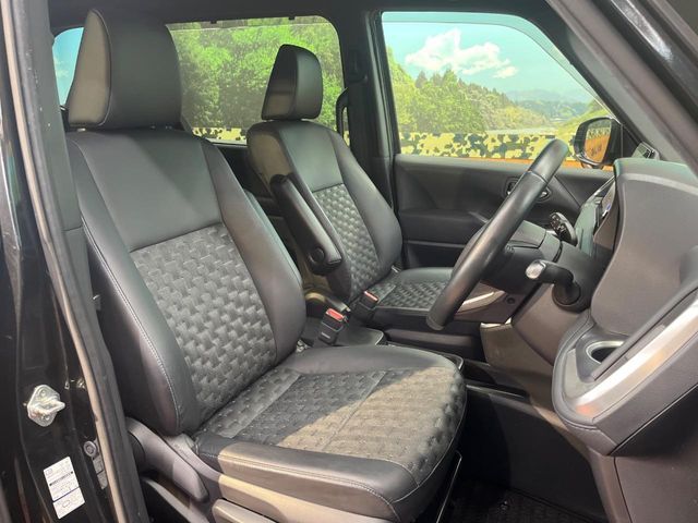 TOYOTA VOXY HYBRID 2023 Image 31