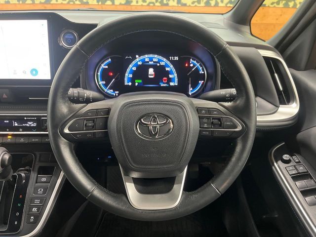 TOYOTA VOXY HYBRID 2023 Image 31