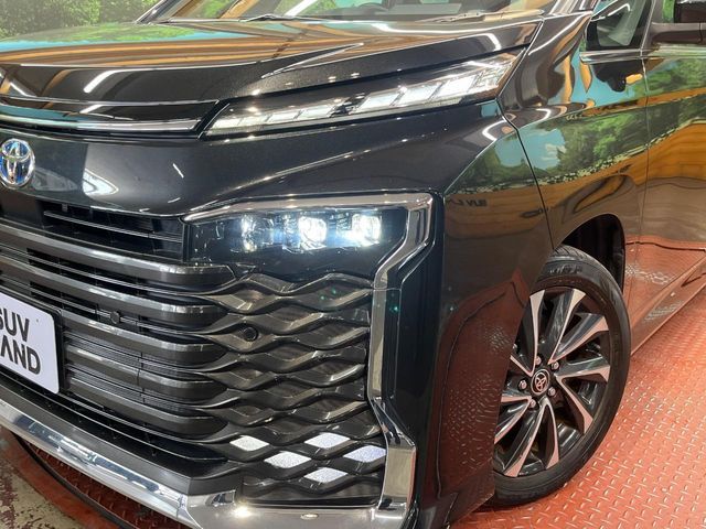 TOYOTA VOXY HYBRID 2023 Image 31