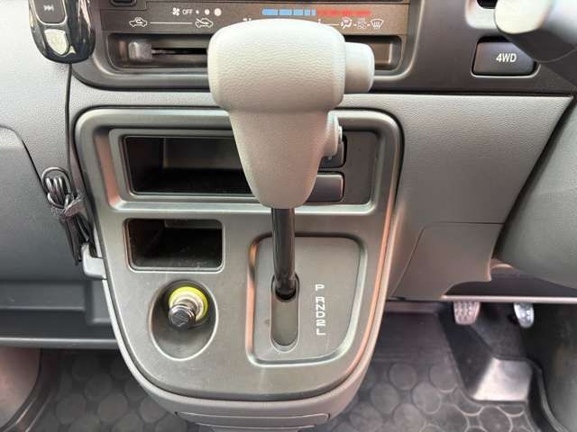 DAIHATSU HIJET CARGO 4WD 2012 Image 31