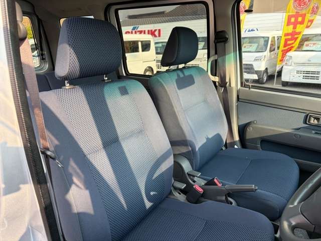 DAIHATSU HIJET CARGO 4WD 2012 Image 31