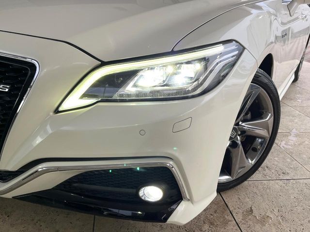 TOYOTA CROWN SEDAN HYBRID 2018 Image 31