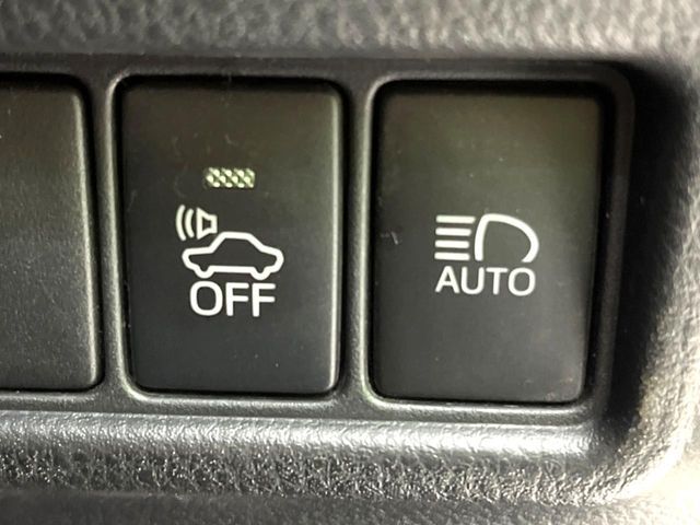 TOYOTA C-HR 2018 Image 31