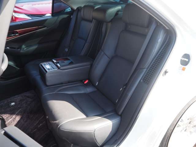 TOYOTA CROWN MAJESTA HYBRID 2015 Image 31