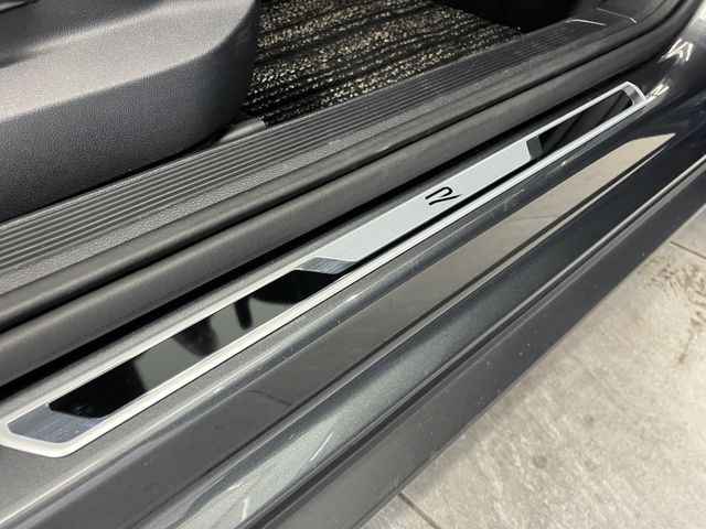 VOLKSWAGEN T-ROC 2023 Image 31