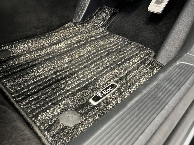 VOLKSWAGEN T-ROC 2023 Image 31