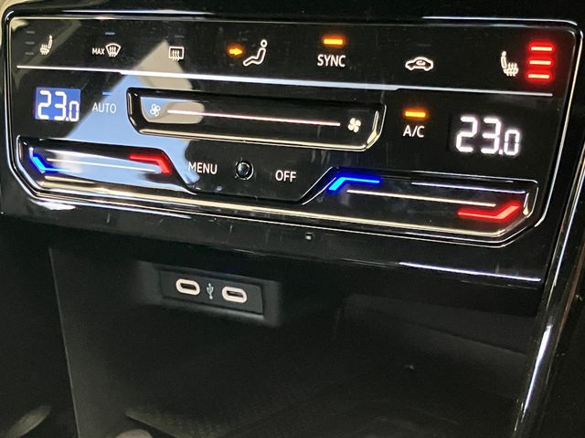 VOLKSWAGEN T-ROC 2023 Image 31