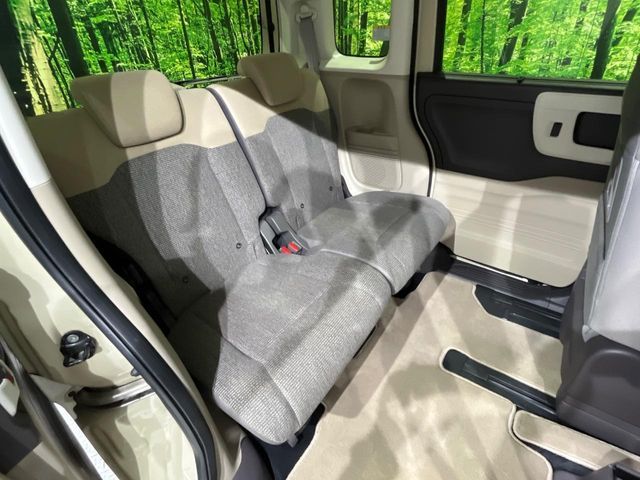 HONDA N BOX 2017 Image 31