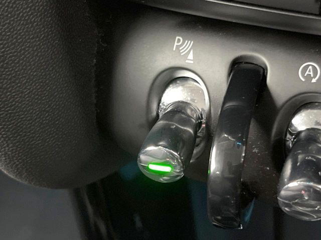 BMW MINI COOPER 5DOOR 2018 Image 31