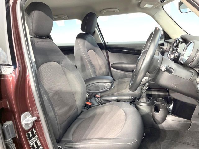 BMW MINI COOPER 5DOOR 2018 Image 31