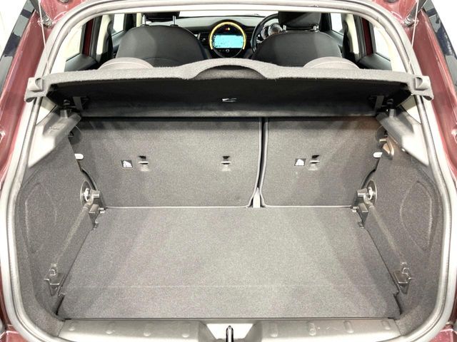 BMW MINI COOPER 5DOOR 2018 Image 31