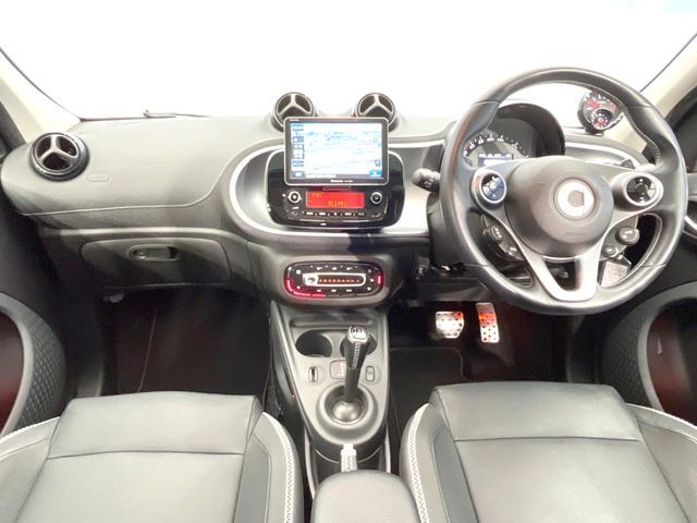 MCC SMART FORFOUR 2017 Image 31