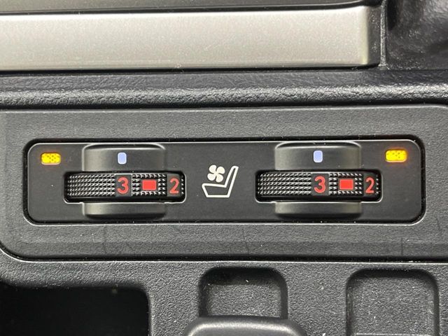 TOYOTA LANDCRUISER PRADO 2022 Image 31