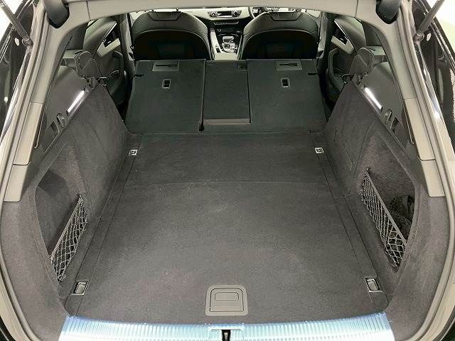 AUDI A4 AVANT 2022 Image 31