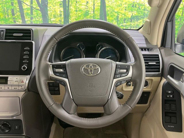 TOYOTA LANDCRUISER PRADO 2023 Image 31