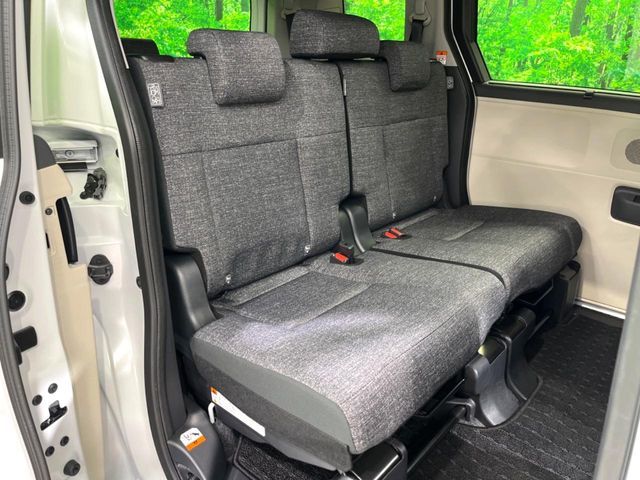 TOYOTA SIENTA HYBRID 2025 Image 31