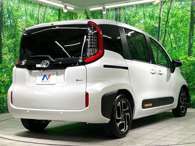 TOYOTA SIENTA HYBRID 2025 Image 31