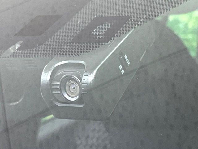 TOYOTA PRIUS 2017 Image 31