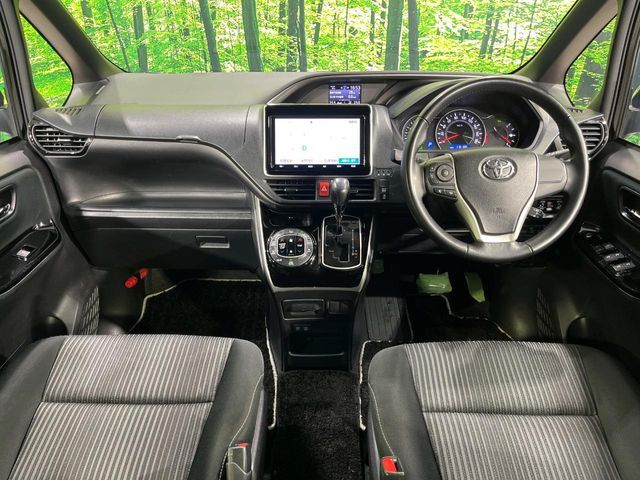 TOYOTA VOXY 4WD 2019 Image 31